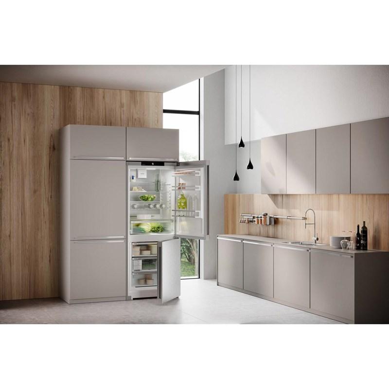 30-inch, 15 cu.ft. Bottom Freezer Refrigerator with EasyFresh