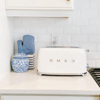 Smeg 4-Slice TSF02WHUS